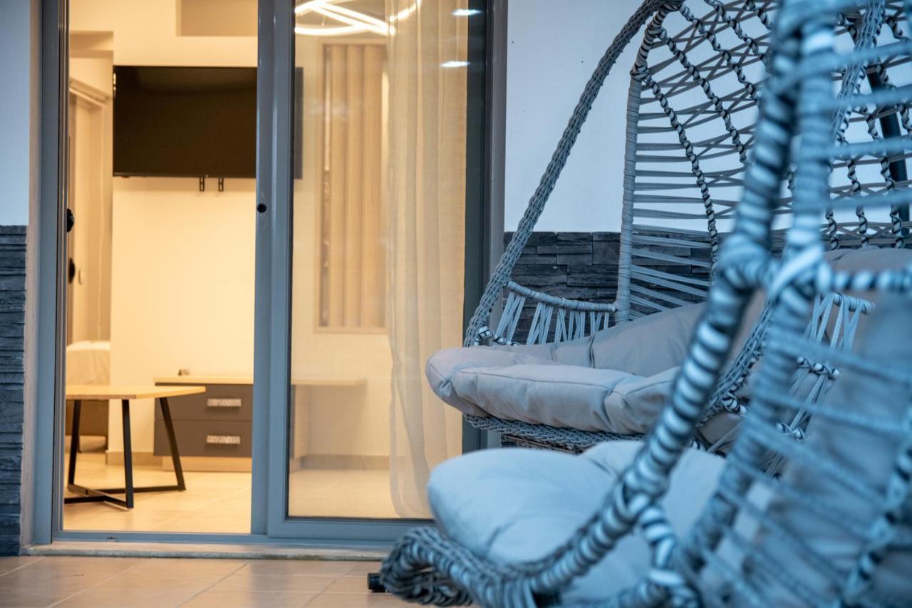 Sithoniars Luxury Ground Floor Apartment With Private Garden 新马尔马拉斯 外观 照片